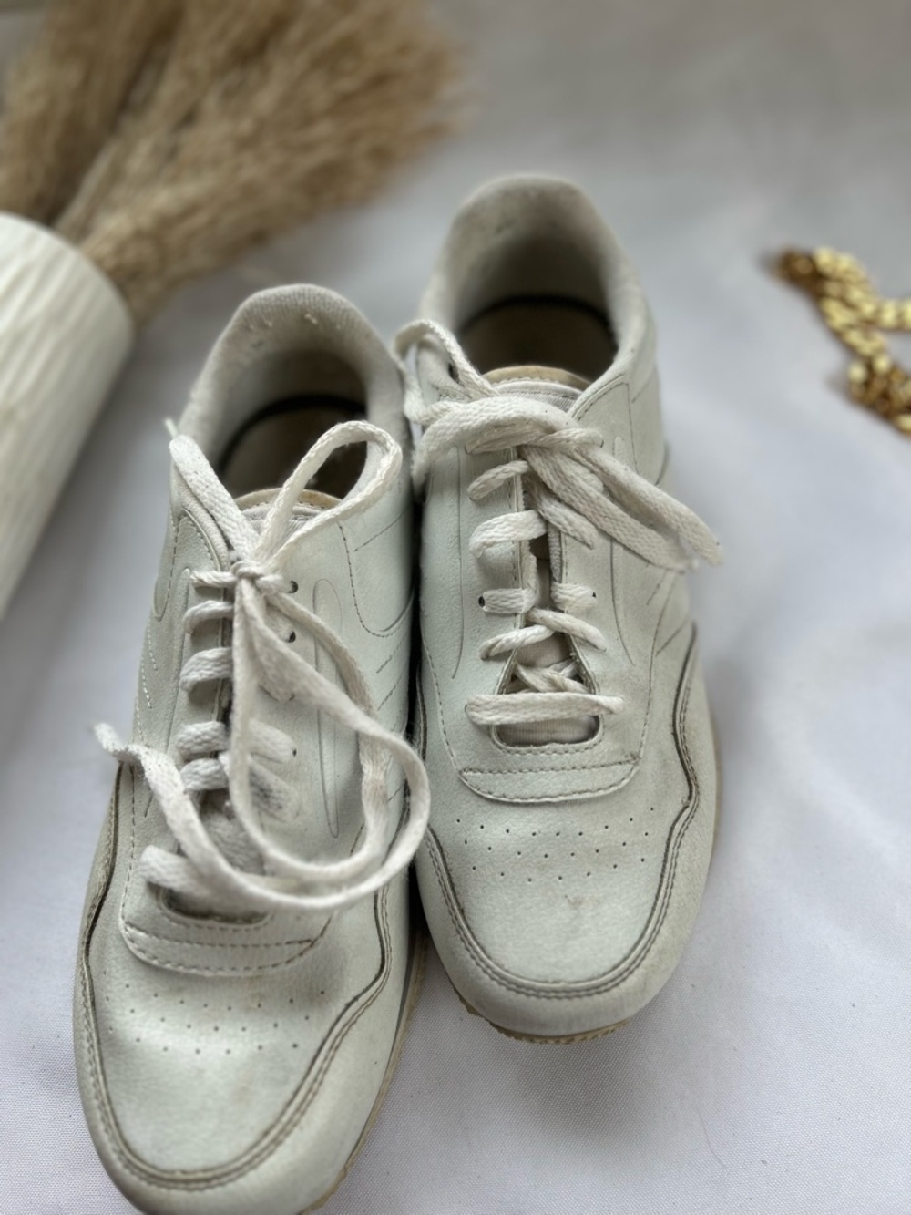 White Casual Lace-Up Sneakers White Athletic Sneakers 8.5 athletic works